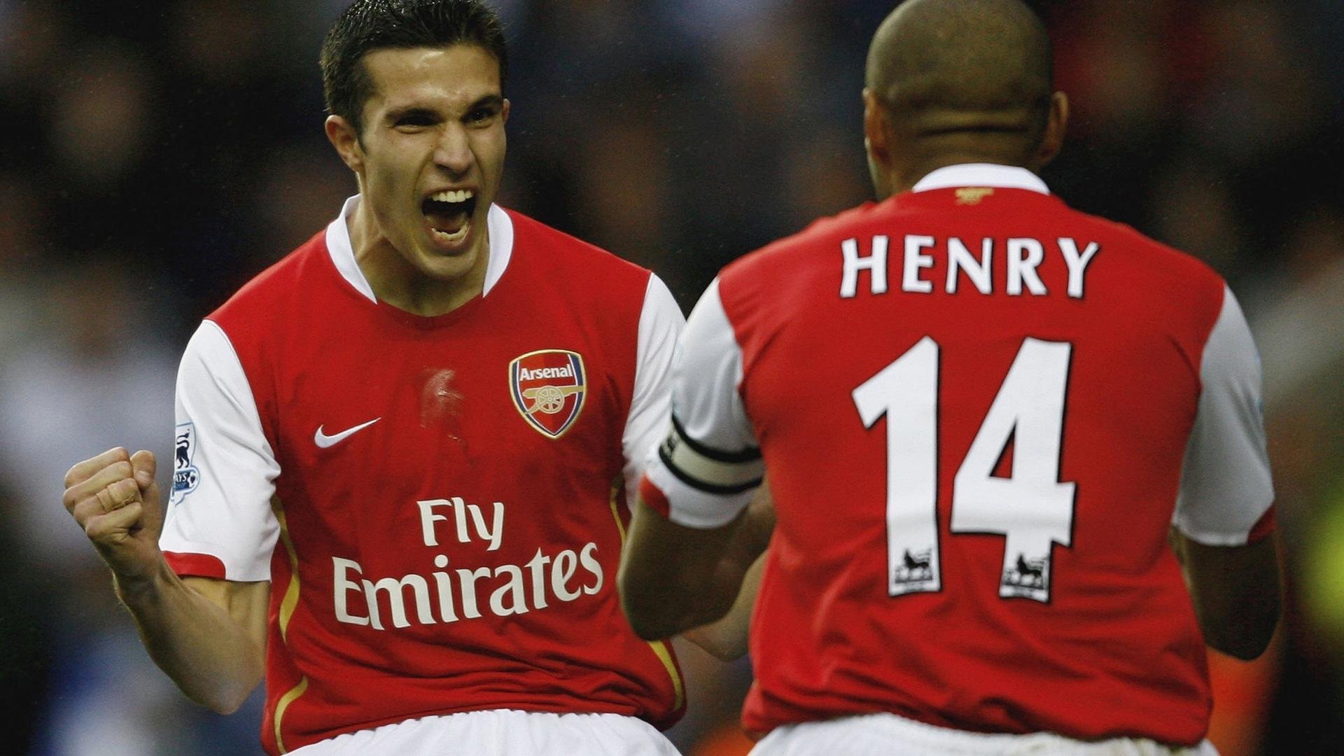 开云网站-五大联赛是否调整中卫横移范围增加防守覆盖半径，中卫球员