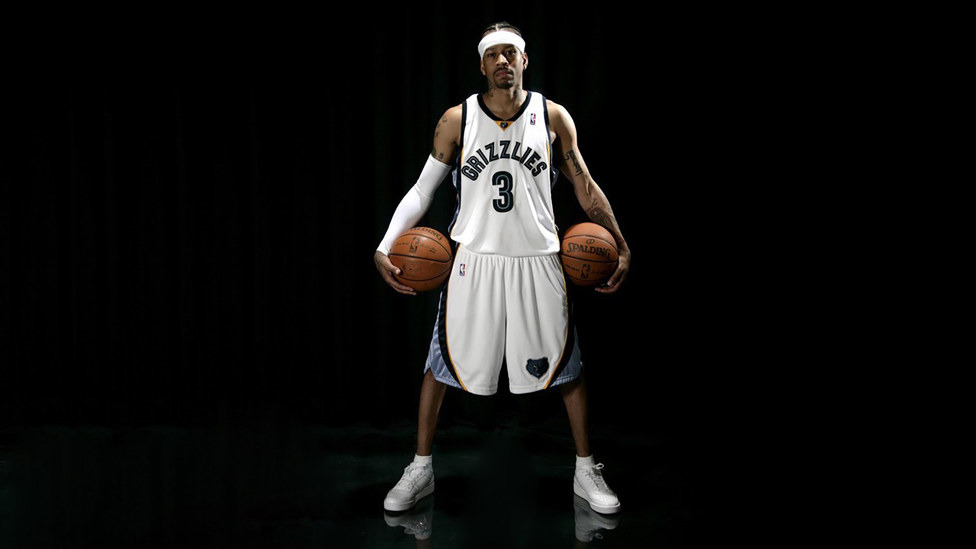 球员如何在防守端避免换防失位，怎样防守控球队员